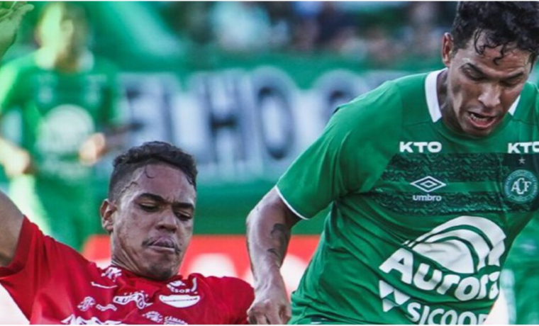 Vila Nova Empata com Chapecoense e Perde Chance de Aproximar do G-4 1 Alesson marca, mas gol nos acréscimos frustra equipe colorada em solo catarinense