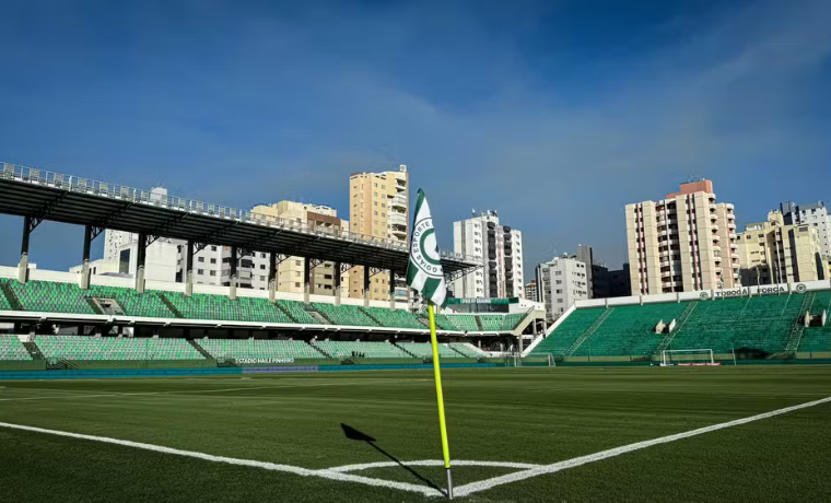 Goiás Recebe CRB em Jogo Decisivo pela Série B 1 Nesta quinta-feira (25), às 21h30, o Goiás enfrenta o CRB no estádio Hailé Pinheiro em um duelo crucial