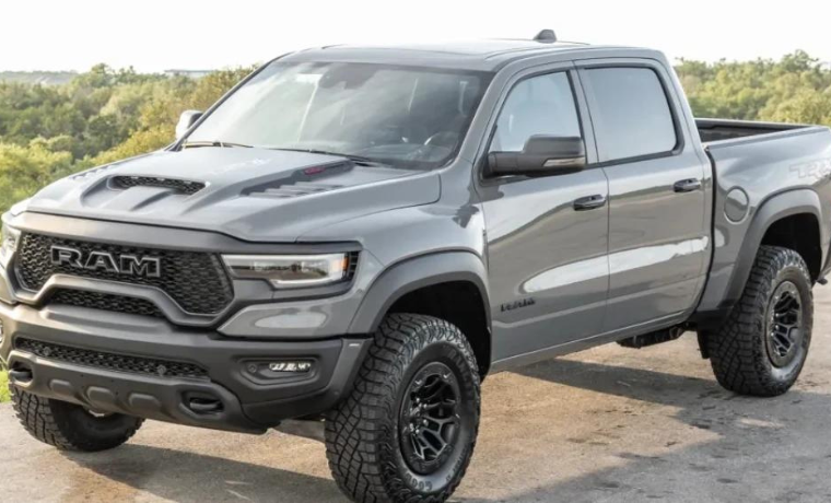 Estrela do Atlético Investindo em Luxo