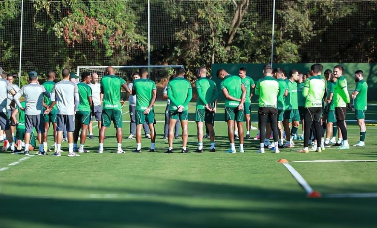 Limpeza no Meio do Ano: Goiás Prepara Lista de Saída de Jogadores para a Temporada 1 Goiás Esporte Clube em Reestruturação: Quem Fica e Quem Sai