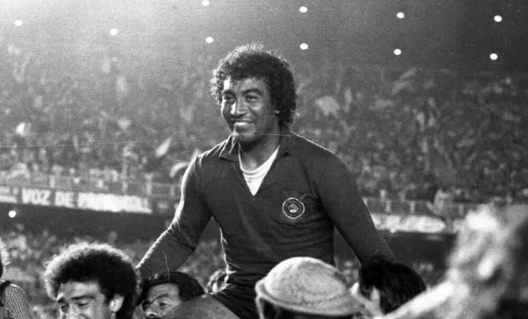 Tobias, Campeão Paulista de 1977 pelo Corinthians, Morre aos 75 Anos 1 Corinthians de Luto: Despedida de Tobias, Ídolo do Título de 1977