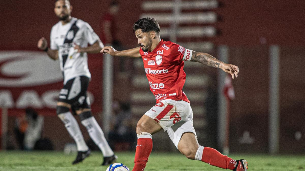 De virada, Vila Nova derrota Ponte Preta e mantém rival na zona de rebaixamento da Série B 1 Em um duelo emocionante e decisivo, Vila Nova conquista virada sobre a Ponte Preta e