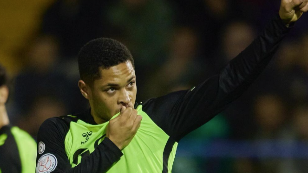 O FC Barcelona está em negociações para adquirir o atacante sueco Viktor Gyökeres, destaque do Sporting