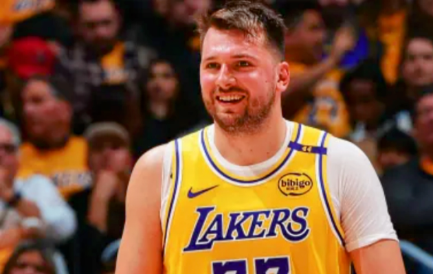 Lei do ex? Luka Doncic brilha ao anotar triplo-duplo em reencontro com Dallas Mavericks; após ser o protagonista de troca bombástica na NBA 1 Screenshot 20250226 0956172