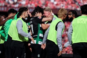 EUROPA: Sporting empata em 1 a 1 com Benfica e adia decisão do título português 1 Trincao sporting