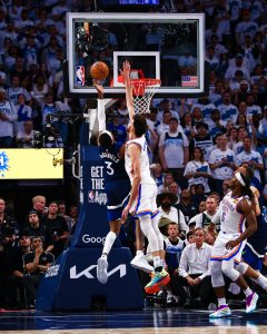 NBA: Shai faz 40 pts, Thunder abre 3-1 contra os Wolves 2 chet block thunder