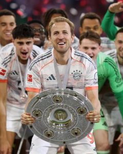 EUROPA: Kane conquista seu 1° título da carreira com o Bayern 1 kane bayern