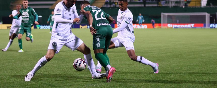 SÉRIE B: Goiás vira sobre a Chapecoense no fim e segue líder 8 Goiás