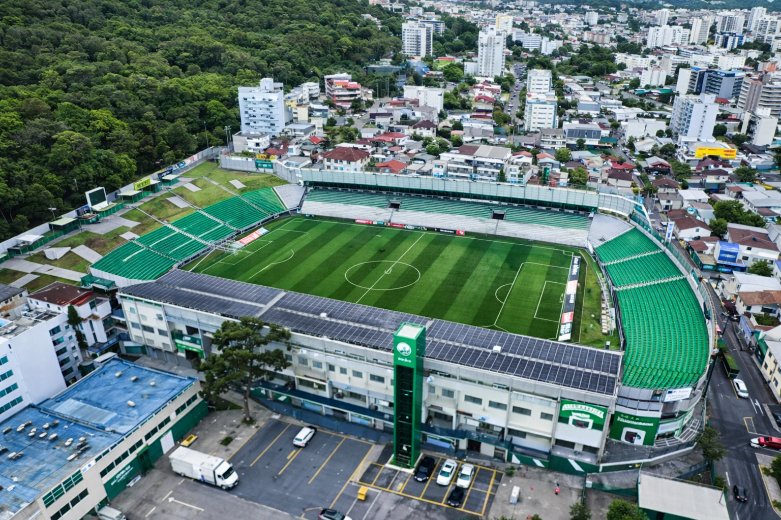 Juventude e Novorizontino se enfrentam nesta terça-feira, às 18h30, no Estádio Alfredo Jaconi, em Caxias do Sul, na abertura da segunda rodada da Série B. As duas equipes entram em campo pressionadas em busca dos primeiros pontos na competição.