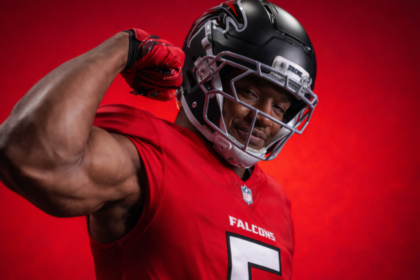 Após atuar de preto ou branco no ano passado, Atlanta retoma o tradicional vermelho para jogos em casa. Equipe também faz homenagem a 1966, ano de estreia na NFL
